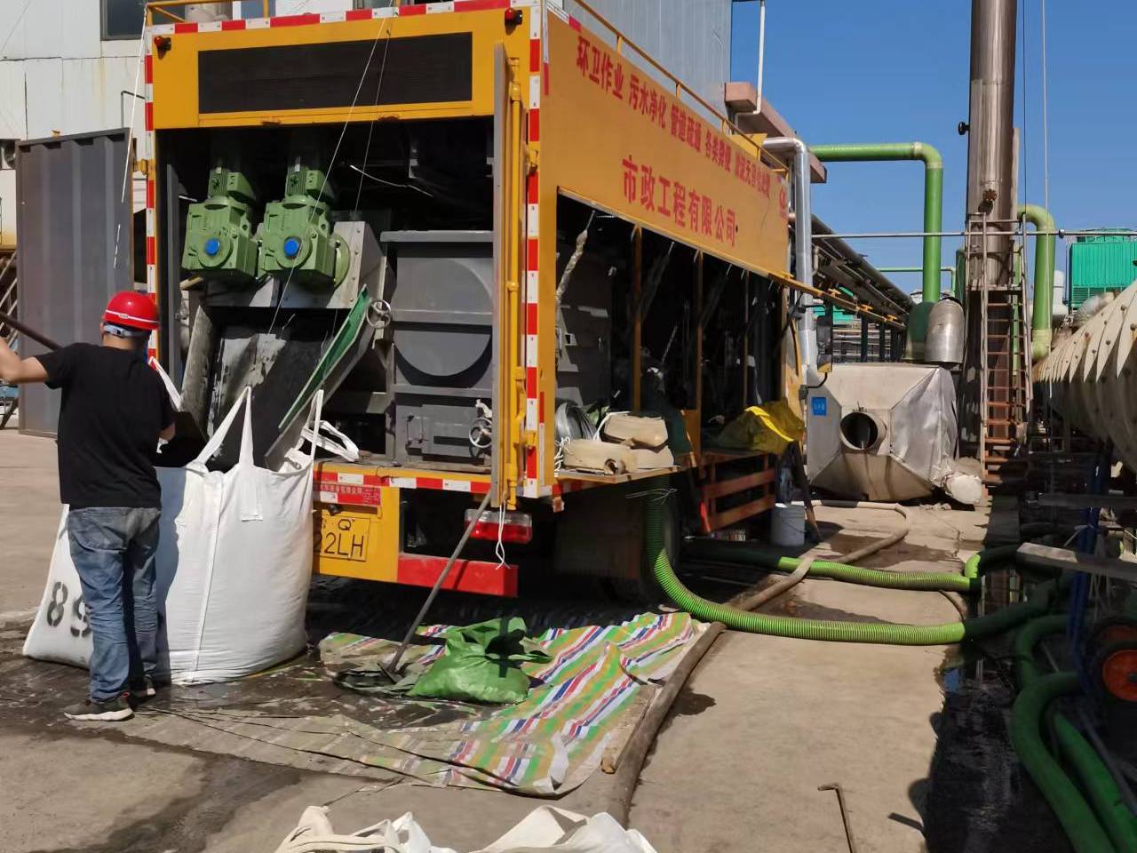 双清淤泥压干处理